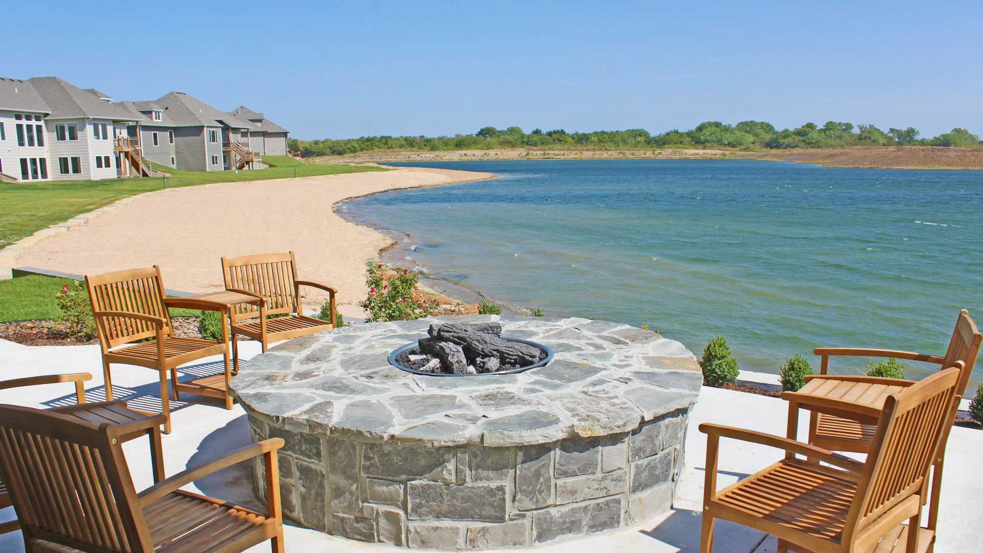 Castaway- Neighborhood lakeside beach with a cozy firepit, perfect for evening gatherings and waterfront relaxation.